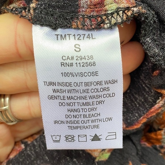 Miss Me Black Floral V-Neck Blouse - Picture 7 of 7